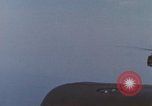 Standbild CH-3E-Hubschrauber tragen Fallschirmjäger Vietnam, 1962, aus Sekunde 27 historischem Filmmaterial Videoclip 65675075613