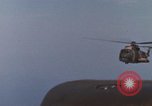 Standbild CH-3E-Hubschrauber tragen Fallschirmjäger Vietnam, 1962, aus Sekunde 35 historischem Filmmaterial Videoclip 65675075613