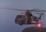 Standbild CH-3E-Hubschrauber tragen Fallschirmjäger Vietnam, 1962, aus Sekunde 47 historischem Filmmaterial Videoclip 65675075613