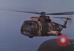 Standbild CH-3E-Hubschrauber tragen Fallschirmjäger Vietnam, 1962, aus Sekunde 49 historischem Filmmaterial Videoclip 65675075613