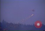 Image hélicoptère de lutte incendie California United States USA, 1987, de la seconde 20 séquences d'archives historiques vidéo 65675075625
