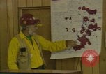 Immagine di Briefing da pompiere California United States USA, 1987, secondo 30 filmato di repertorio 65675075626