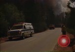 Image les pompiers s'échapper des flammes California United States USA, 1987, de la seconde 23 séquences d'archives historiques vidéo 65675075630