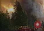 Image les pompiers s'échapper des flammes California United States USA, 1987, de la seconde 34 séquences d'archives historiques vidéo 65675075630