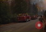 Image les pompiers s'échapper des flammes California United States USA, 1987, de la seconde 37 séquences d'archives historiques vidéo 65675075630