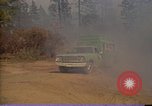 Image les pompiers s'échapper des flammes California United States USA, 1987, de la seconde 41 séquences d'archives historiques vidéo 65675075630