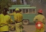 Image les pompiers s'échapper des flammes California United States USA, 1987, de la seconde 45 séquences d'archives historiques vidéo 65675075630