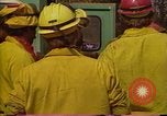 Image les pompiers s'échapper des flammes California United States USA, 1987, de la seconde 49 séquences d'archives historiques vidéo 65675075630