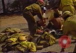 Image les pompiers s'échapper des flammes California United States USA, 1987, de la seconde 56 séquences d'archives historiques vidéo 65675075630