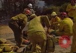 Image les pompiers s'échapper des flammes California United States USA, 1987, de la seconde 60 séquences d'archives historiques vidéo 65675075630
