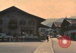 Immagine di Le montagne ricoperte di neve Garmisch-Partenkirchen Germania, 1972, secondo 27 filmato di repertorio 65675075637