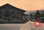 Immagine di Le montagne ricoperte di neve Garmisch-Partenkirchen Germania, 1972, secondo 35 filmato di repertorio 65675075637
