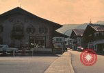 Immagine di Le montagne ricoperte di neve Garmisch-Partenkirchen Germania, 1972, secondo 45 filmato di repertorio 65675075637