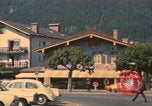 Immagine di Le montagne ricoperte di neve Garmisch-Partenkirchen Germania, 1972, secondo 57 filmato di repertorio 65675075637