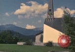 Immagine di Campo verde Garmisch-Partenkirchen Germania, 1972, secondo 13 filmato di repertorio 65675075638