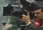 Immagine di Esercito Americano cameraman Monaco di Baviera Germania, 1972, secondo 42 filmato di repertorio 65675075639
