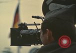 Immagine di Esercito Americano cameraman Monaco di Baviera Germania, 1972, secondo 56 filmato di repertorio 65675075639