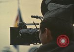 Immagine di Esercito Americano cameraman Monaco di Baviera Germania, 1972, secondo 57 filmato di repertorio 65675075639