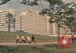 Immagine di Gli atleti che arrivano per i giochi olimpici Monaco di Baviera Germania, 1972, secondo 10 filmato di repertorio 65675075640