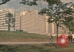 Immagine di Gli atleti che arrivano per i giochi olimpici Monaco di Baviera Germania, 1972, secondo 14 filmato di repertorio 65675075640