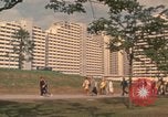 Immagine di Gli atleti che arrivano per i giochi olimpici Monaco di Baviera Germania, 1972, secondo 21 filmato di repertorio 65675075640