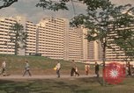 Immagine di Gli atleti che arrivano per i giochi olimpici Monaco di Baviera Germania, 1972, secondo 28 filmato di repertorio 65675075640