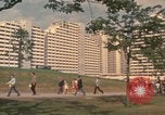 Immagine di Gli atleti che arrivano per i giochi olimpici Monaco di Baviera Germania, 1972, secondo 31 filmato di repertorio 65675075640
