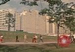 Immagine di Gli atleti che arrivano per i giochi olimpici Monaco di Baviera Germania, 1972, secondo 37 filmato di repertorio 65675075640