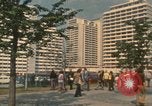 Immagine di Gli atleti che arrivano per i giochi olimpici Monaco di Baviera Germania, 1972, secondo 48 filmato di repertorio 65675075640
