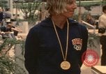 Standbild Micki King München Deutschland, 1972, aus Sekunde 57 historischem Filmmaterial Videoclip 65675075643