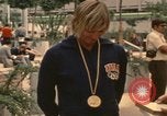 Standbild Micki King München Deutschland, 1972, aus Sekunde 58 historischem Filmmaterial Videoclip 65675075643