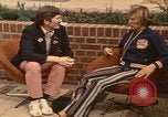 Standbild Micki King München Deutschland, 1972, aus Sekunde 28 historischem Filmmaterial Videoclip 65675075644