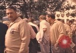 Standbild militärischen Athleten sighteeing Weilheim-Schongau Deutschland, 1972, aus Sekunde 56 historischem Filmmaterial Videoclip 65675075654
