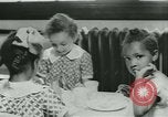 Image Negro enfants New Orleans Louisiana USA, 1937, de la seconde 34 séquences d'archives historiques vidéo 65675075662