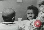Image Negro enfants New Orleans Louisiana USA, 1937, de la seconde 44 séquences d'archives historiques vidéo 65675075662