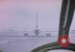 Immagine di B-29 bombardiere Superfortress rullaggio Saipan, 1945, secondo 11 filmato di repertorio 65675075694