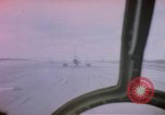 Immagine di B-29 bombardiere Superfortress rullaggio Saipan, 1945, secondo 17 filmato di repertorio 65675075694