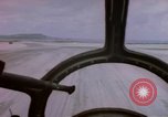 Immagine di B-29 bombardiere Superfortress rullaggio Saipan, 1945, secondo 24 filmato di repertorio 65675075694