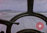 Immagine di B-29 bombardiere Superfortress rullaggio Saipan, 1945, secondo 25 filmato di repertorio 65675075694