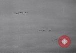 Standbild französische Staffel von Curtiss Hawk Kampfflugzeuge Frankreich, 1939, aus Sekunde 25 historischem Filmmaterial Videoclip 65675075696