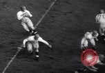 Immagine di USC contro Notre Dame del gioco del calcio South Bend Indiana USA, 1939, secondo 5 filmato di repertorio 65675075702
