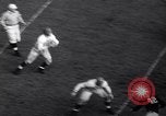 Immagine di USC contro Notre Dame del gioco del calcio South Bend Indiana USA, 1939, secondo 6 filmato di repertorio 65675075702