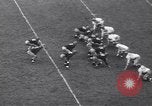 Immagine di USC contro Notre Dame del gioco del calcio South Bend Indiana USA, 1939, secondo 22 filmato di repertorio 65675075702
