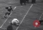 Immagine di USC contro Notre Dame del gioco del calcio South Bend Indiana USA, 1939, secondo 35 filmato di repertorio 65675075702