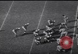 Immagine di Partita di calcio Los Angeles California USA, 1939, secondo 38 filmato di repertorio 65675075703