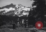 Standbild Bergsteiger Washington State United States USA, 1938, aus Sekunde 8 historischem Filmmaterial Videoclip 65675075741