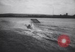 Standbild Wasser Skifahrer Paris Frankreich, 1938, aus Sekunde 17 historischem Filmmaterial Videoclip 65675075742