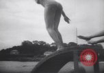 Standbild Wasser Skifahrer Paris Frankreich, 1938, aus Sekunde 21 historischem Filmmaterial Videoclip 65675075742