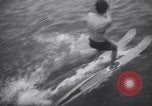 Standbild Wasser Skifahrer Paris Frankreich, 1938, aus Sekunde 26 historischem Filmmaterial Videoclip 65675075742