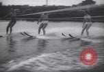 Standbild Wasser Skifahrer Paris Frankreich, 1938, aus Sekunde 35 historischem Filmmaterial Videoclip 65675075742